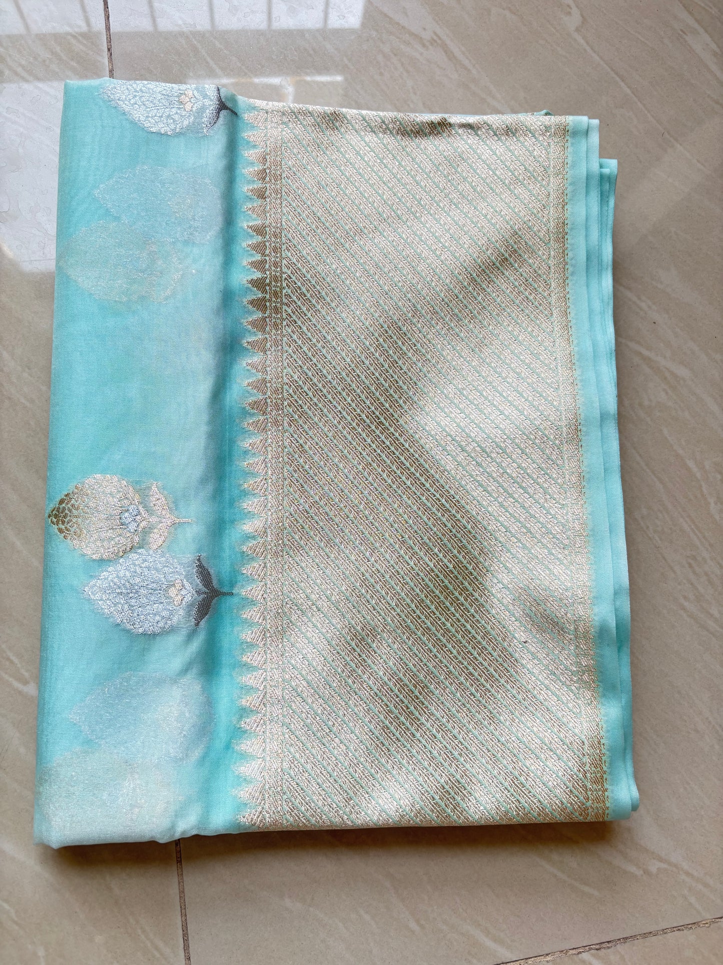 kora banarasi sarees