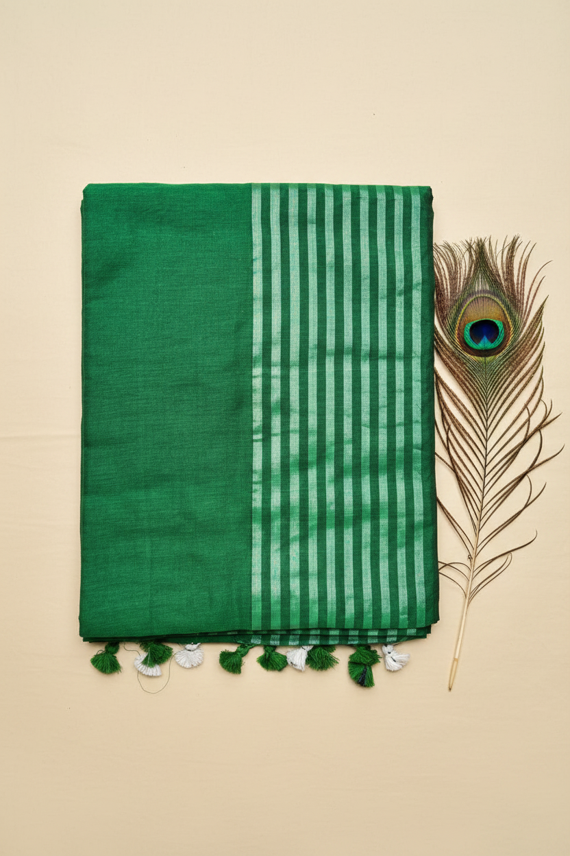 Cotton Saree. Soft Fabric .plain saree  with Standing Line Border.