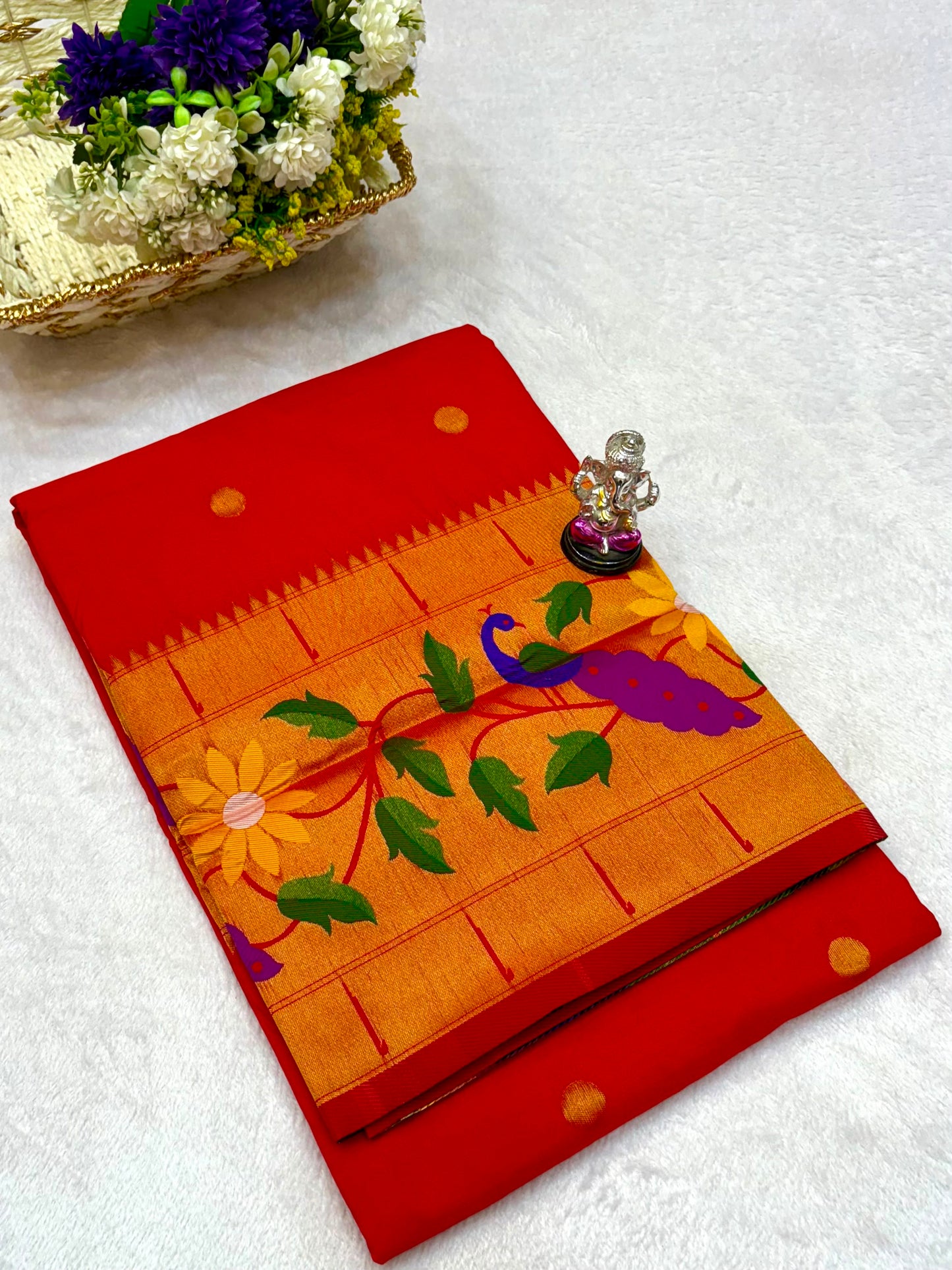 RadhaRani Paithani