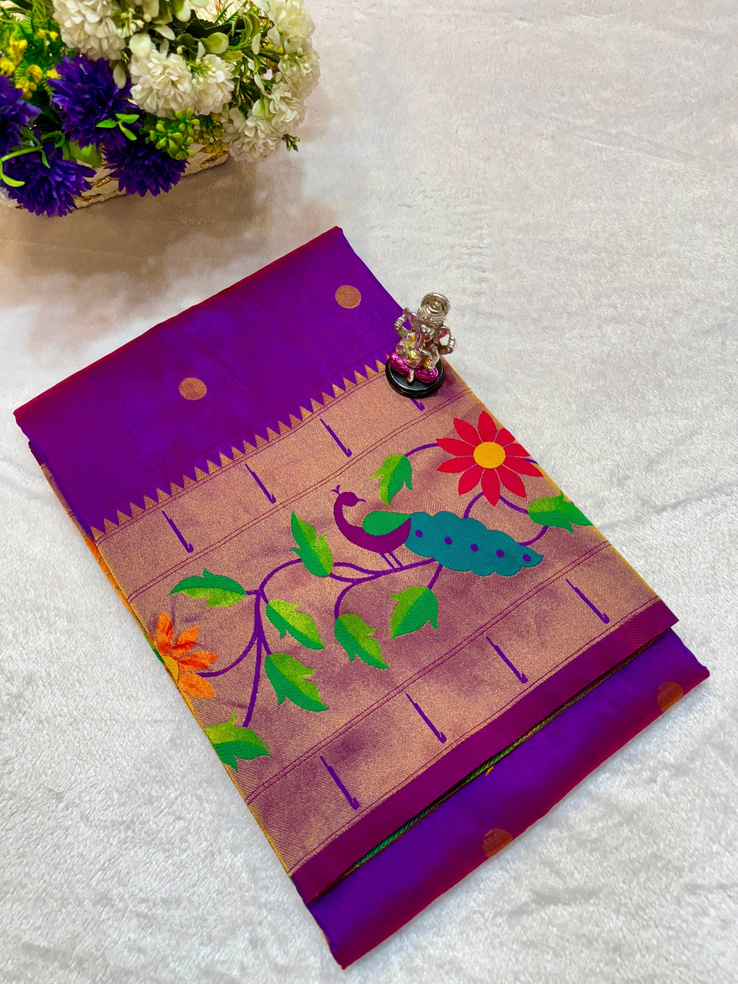 RadhaRani Paithani