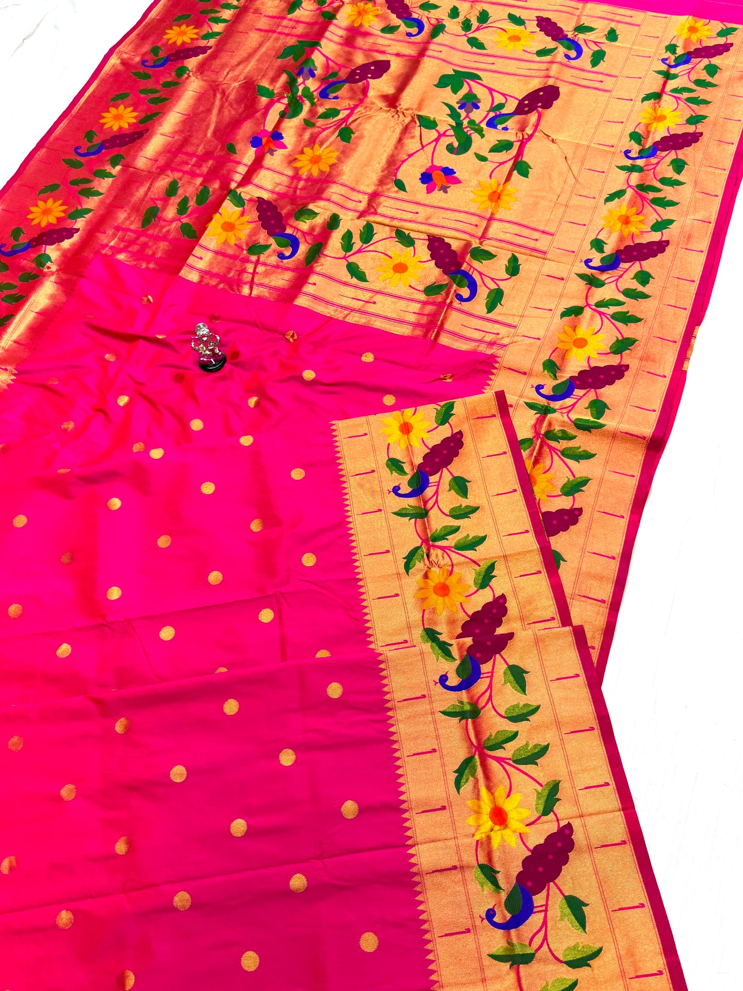RadhaRani Paithani