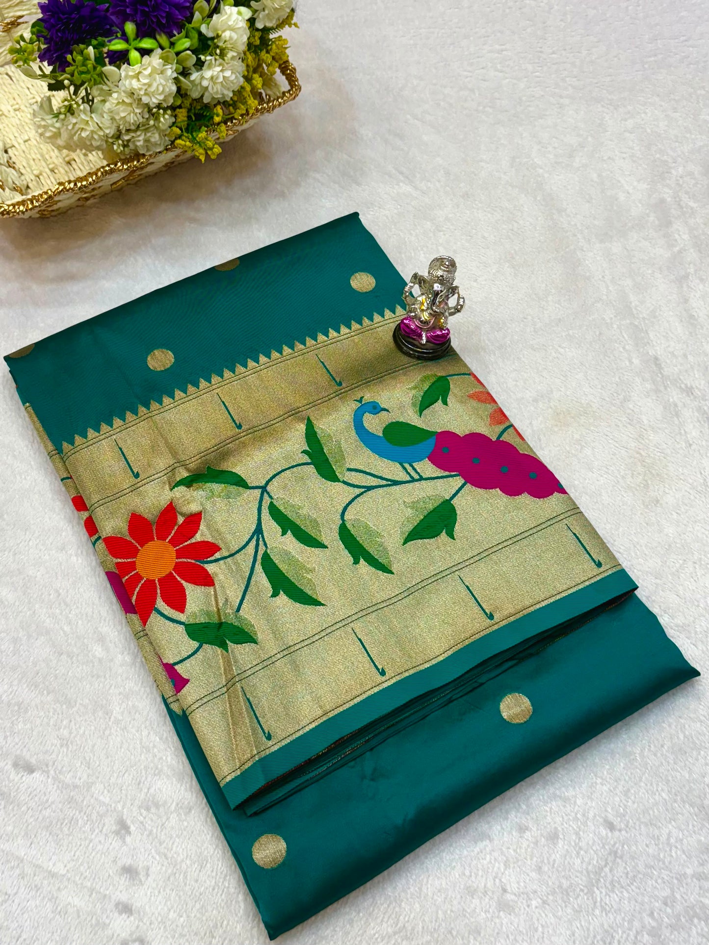 RadhaRani Paithani