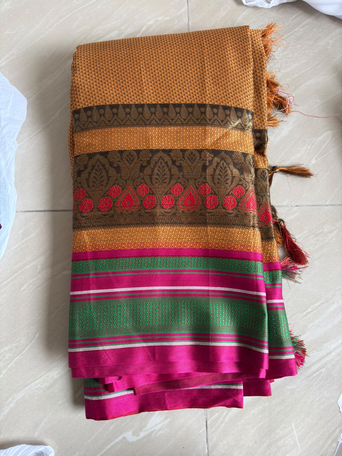 Khun  saree. Maharashtrian traditional  irkal cotton khun  saree.