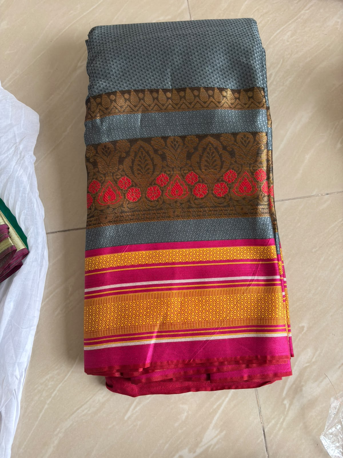 Khun  saree. Maharashtrian traditional  irkal cotton khun  saree.